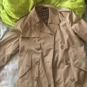 Right arm belt missing